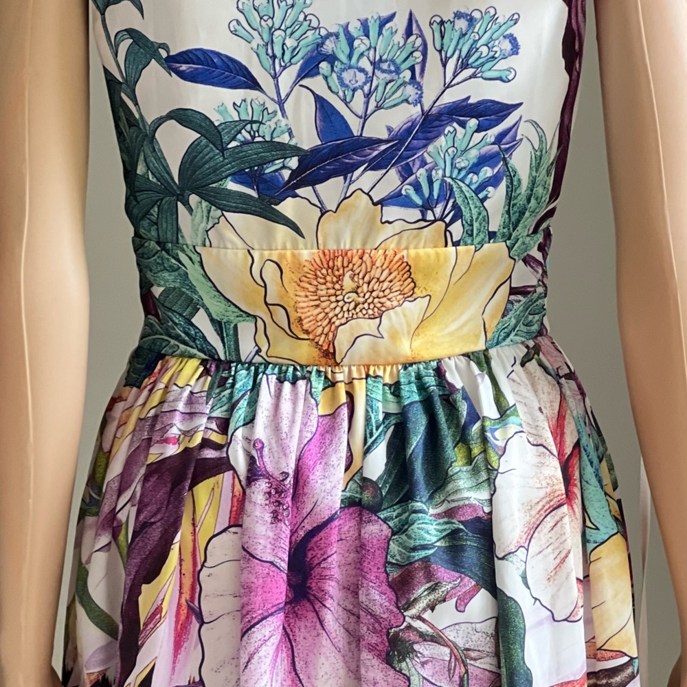Just Cavalli NEW Printed Floral Art to Wear Dress Size 4 ๐ NWT - Picture 7 of 15